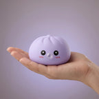 Squishy Dumpling Bubble Bleu — tenu dans la main