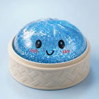 Squishy Dumpling Bleu à Paillettes — posé dans son panier vapeur en bambou