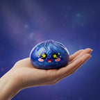 Squishy Dumpling Galaxie Cosmos — tenu à la main