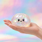 Squishy Dumpling Holographique — en situation