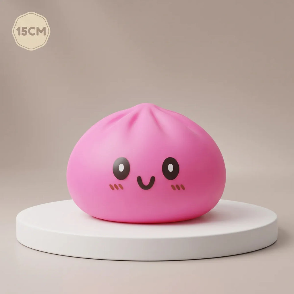 Squishy Dumpling Rose 15 cm — vu de face sur fond neutre