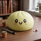 Squishy Dumpling Jaune 15 cm — en situation