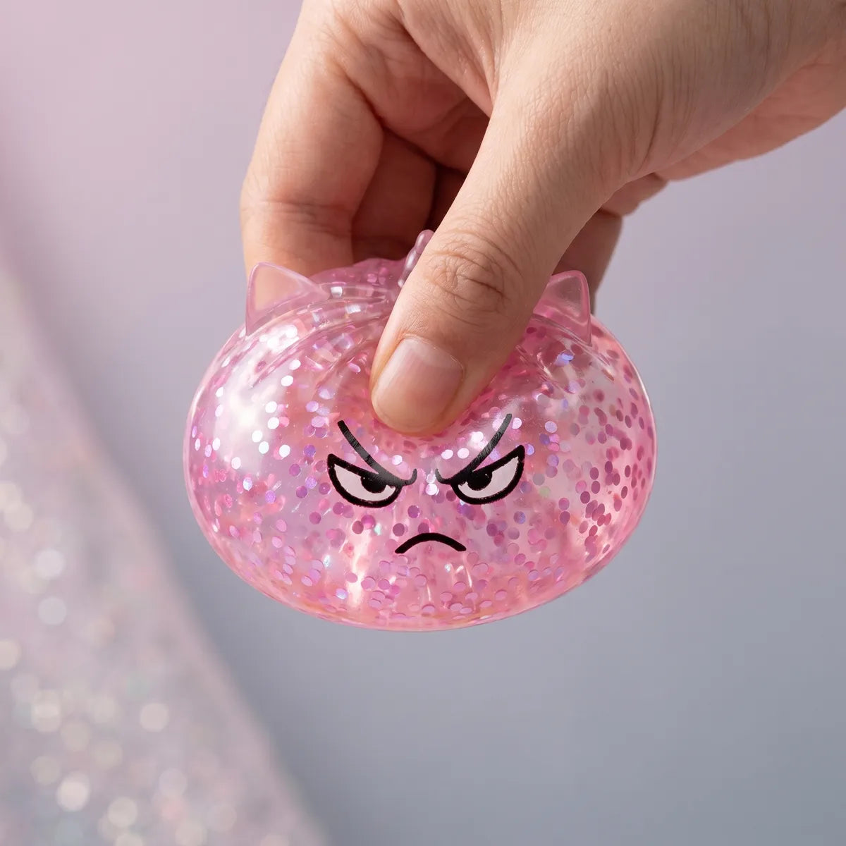 Squishy Dumpling Mystère Licorne Série Courte — en situation de jeu