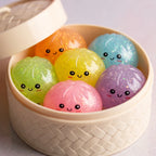 Squishy Dumpling Mystère Phosphorescent — dans son panier vapeur en bambou