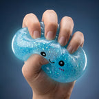 Squishy Dumpling Mystère Phosphorescent — pendant la remontée lente de la pâte