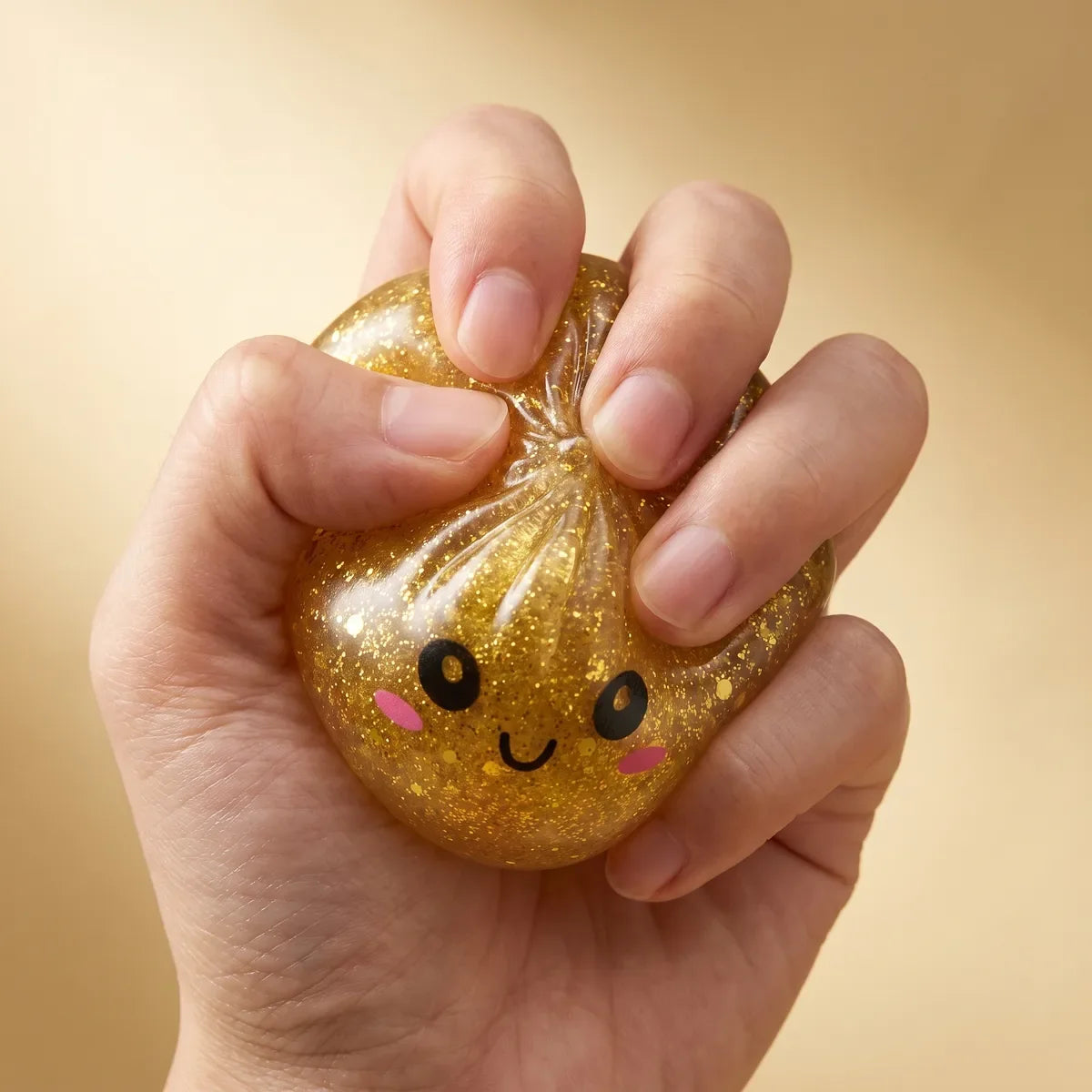 Trio Mini Squishy Dumpling Mystère Pailletés — pendant la remontée lente de la pâte