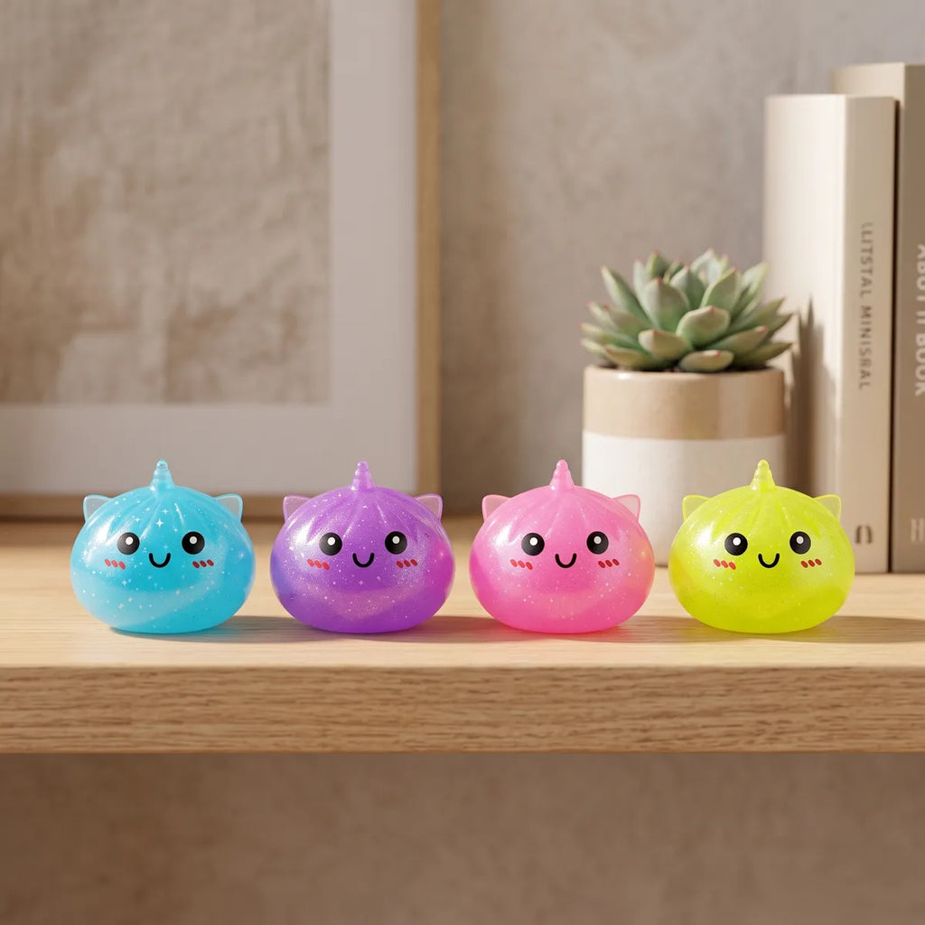 Mini Squishy Dumpling Mystère Licorne — en situation