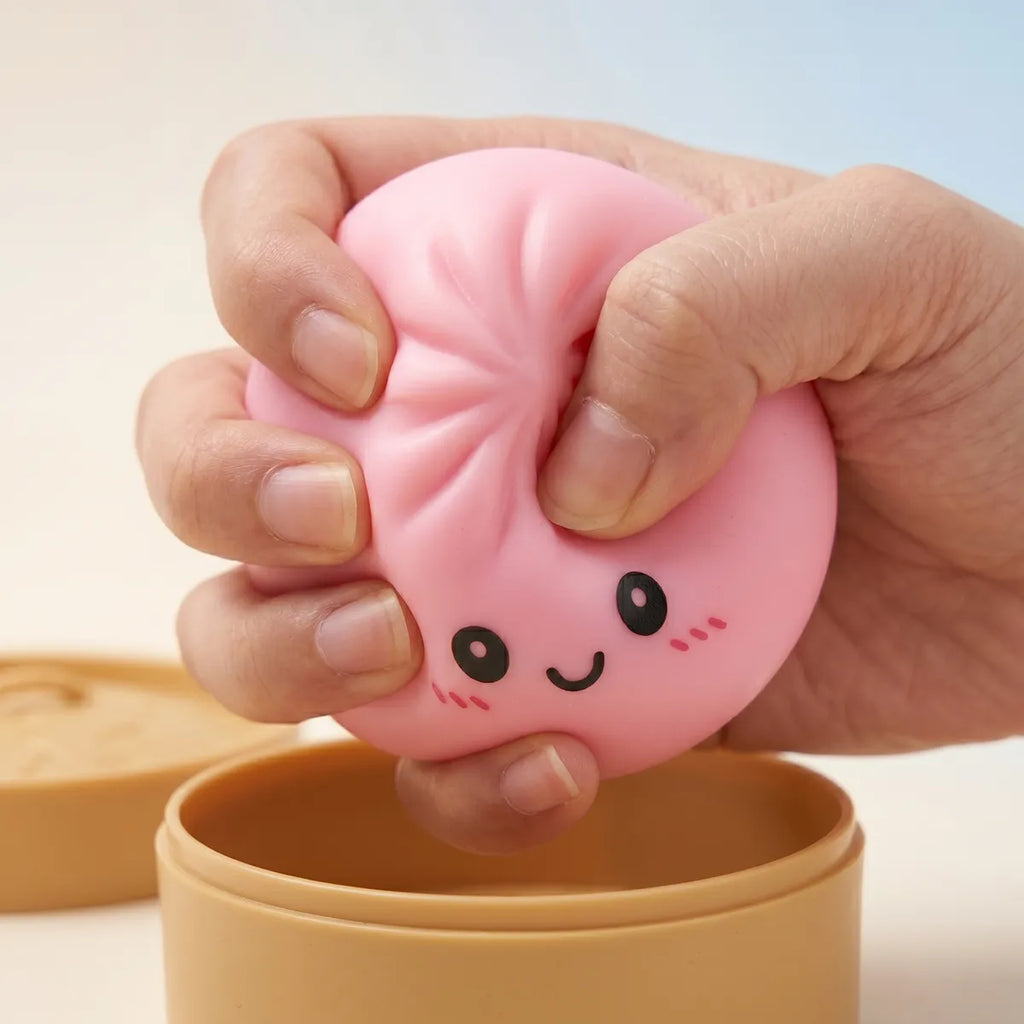Squishy Dumpling Rose Poudré — pressé entre les doigts
