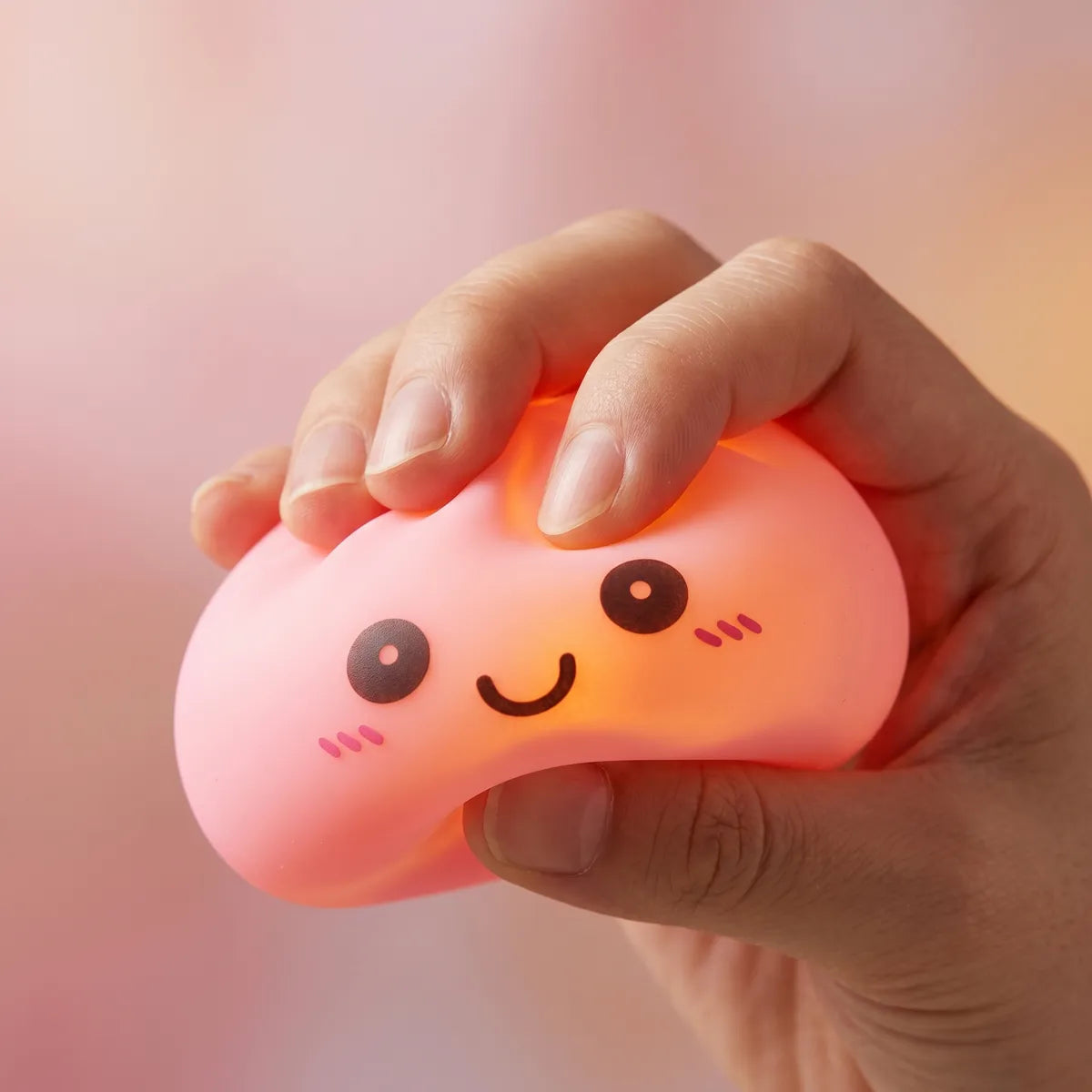 Veilleuse Squishy Dumpling Rose — en situation d'usage