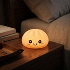 Veilleuse Squishy Dumpling Rose — dans son panier vapeur en bambou