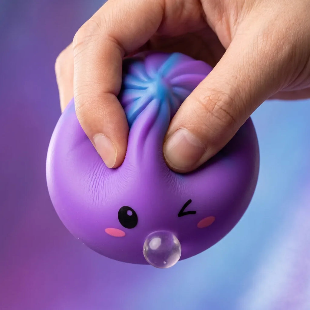 Squishy Dumpling Bubble Violet Cosmique — pendant la remontée lente de la pâte