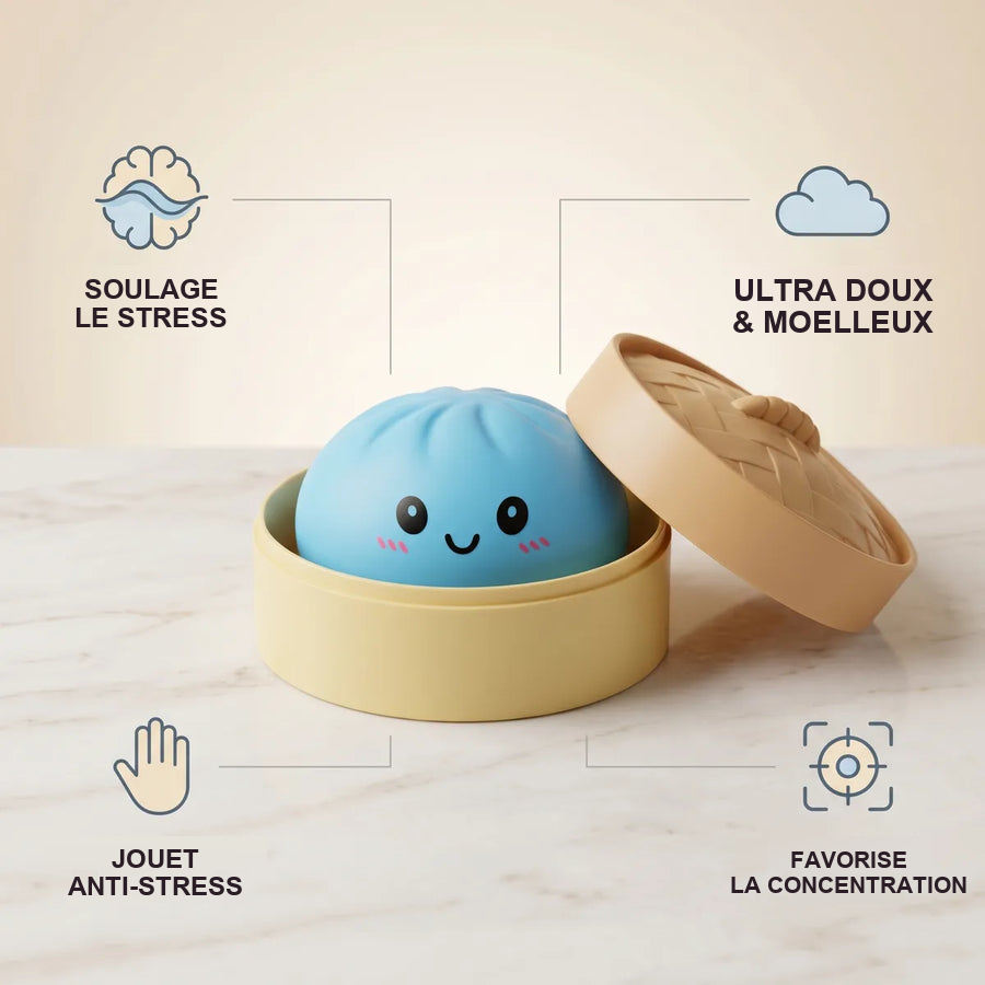 Squishy Dumpling Bleu Océan — dimensions comparées à une main