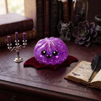 Squishy Dumpling Vampire violet à paillettes — Halloween — en ambiance nocturne